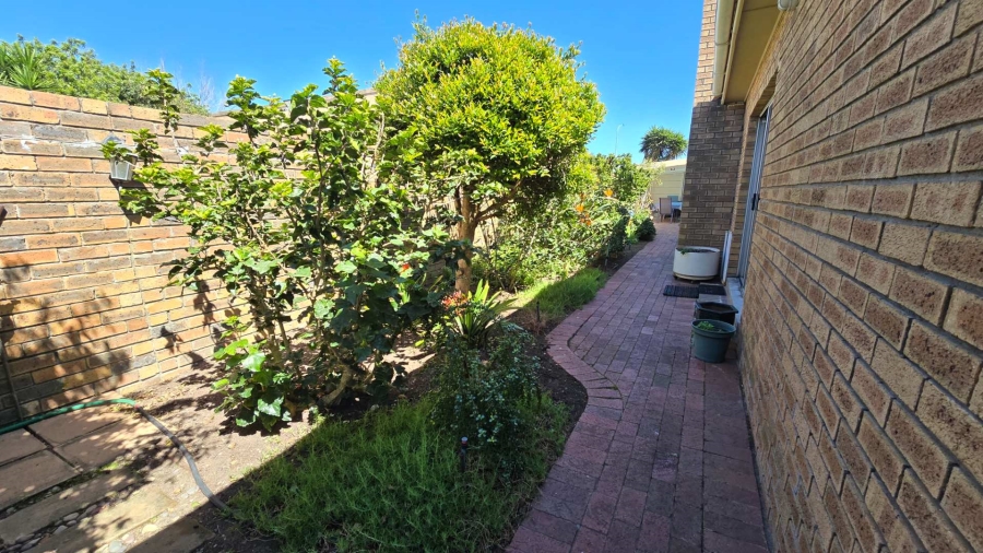 4 Bedroom Property for Sale in Wellway Park Western Cape